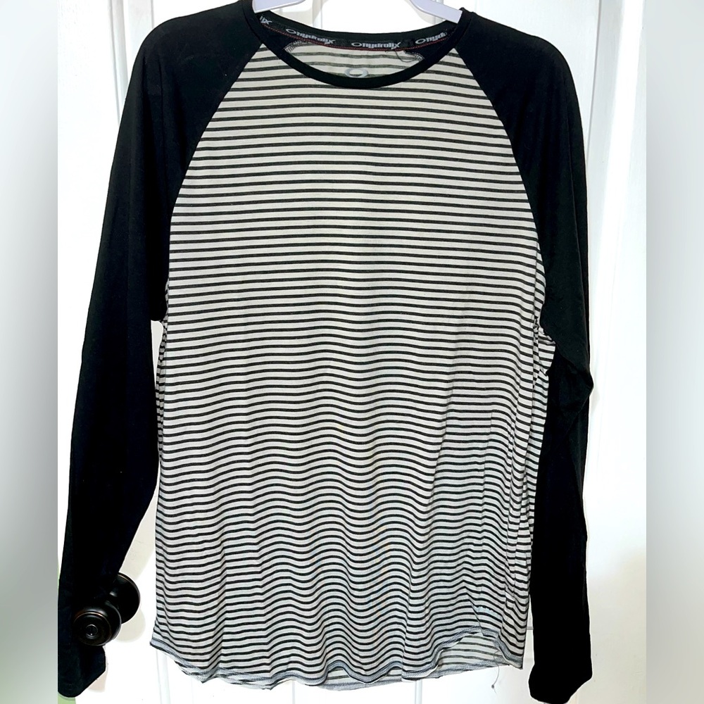 Oakley L/S Tee!